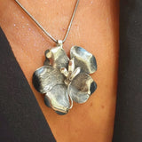 Zawieszka srebrna rodowana ORCHIDEA