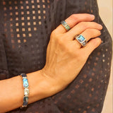 Pierścionek obrączkowy ze stali szlachetnej z muszlą abalone i cyrkoniami