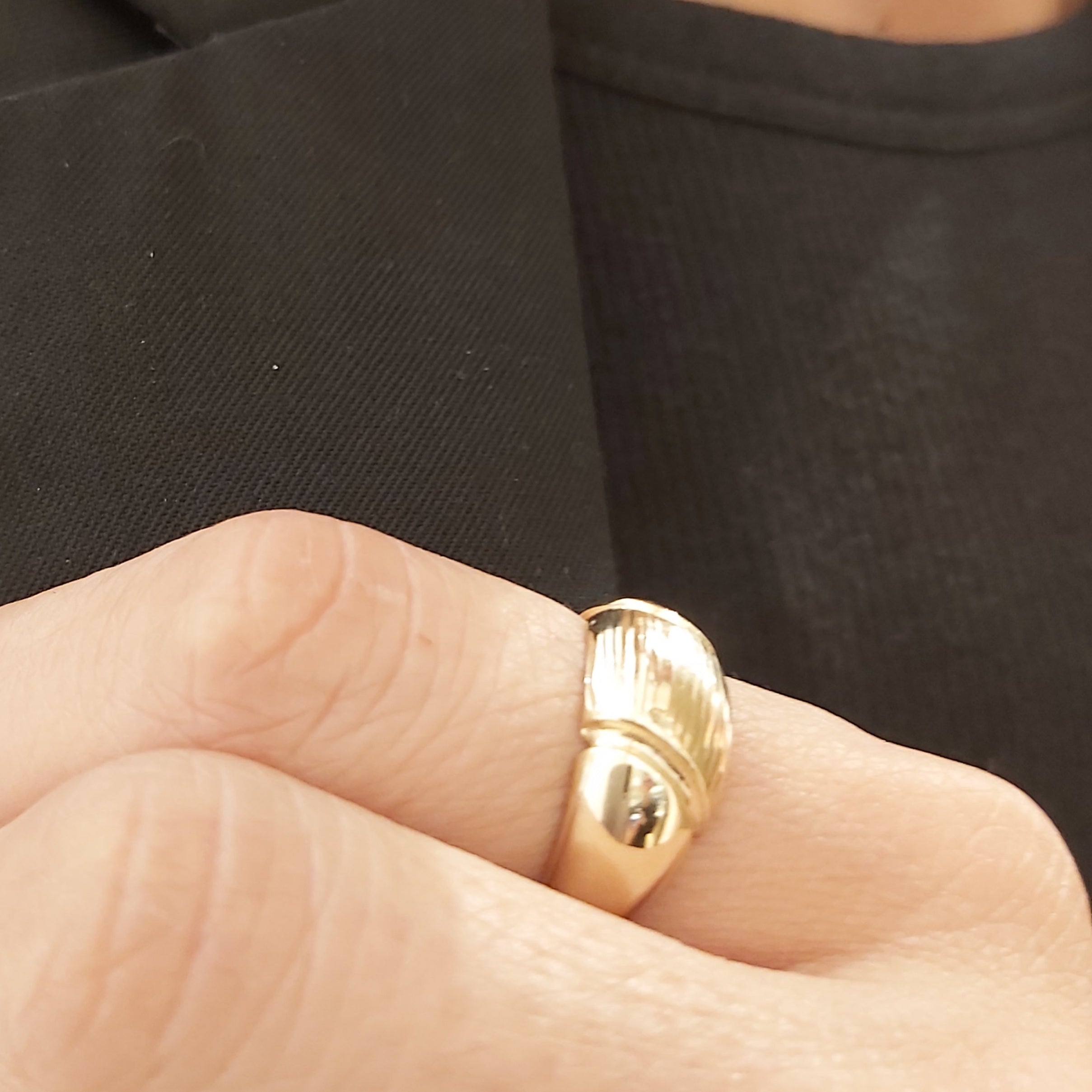 Pierścionek złoty o zaokrąglonej formie