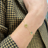 Bransoletka złota na łańcuszku z geoemtrycznymi zawieszakmi: serce, kółko i kwadrat