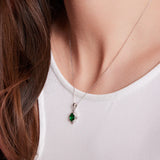 Naszyjnik srebrny z zawieszką z zieloną cyrkonią