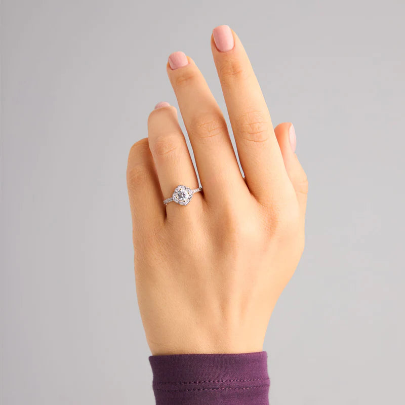 Pierścionek srebrny pozłacany z lśniącymi cyrkoniami