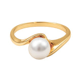 Złoty pierścionek z perłą