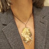 Zawieszka artystyczna liść złoty z mosiądzu Dorian Grabowski